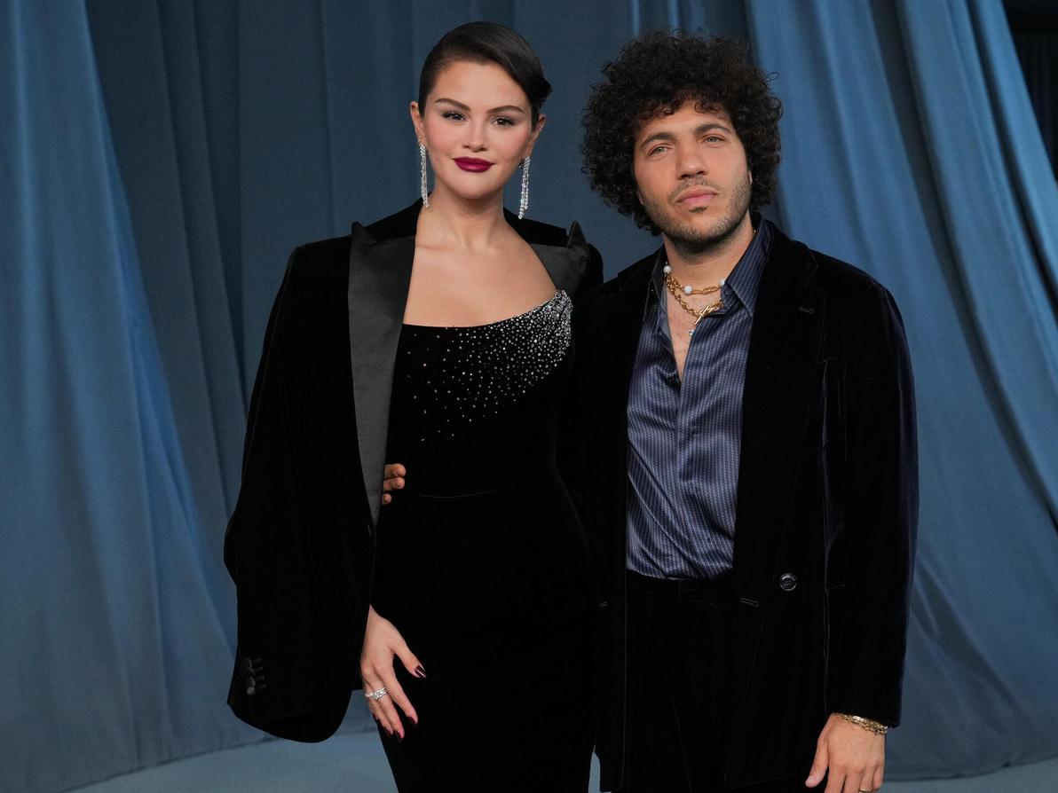 שמלה של ארמאני פריווה. עם בני בלנקו בערב הגאלה של מוזיאון האקדמיה לקולנוע בלוס אנג'לס, 2025 (צילום: Jordan Strauss/Invision/AP) סלינה גומז ובני בלנקו בערב הגאלה של מוזיאון האקדמיה לקולנוע בלוס אנג'לס, 2025