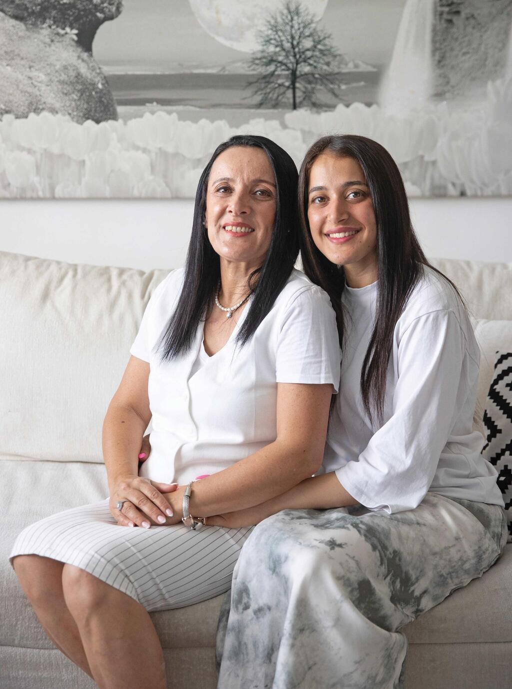 גלית עלאיוף ובתה מיתר. "ביקשתי את רשותה לפרסם"