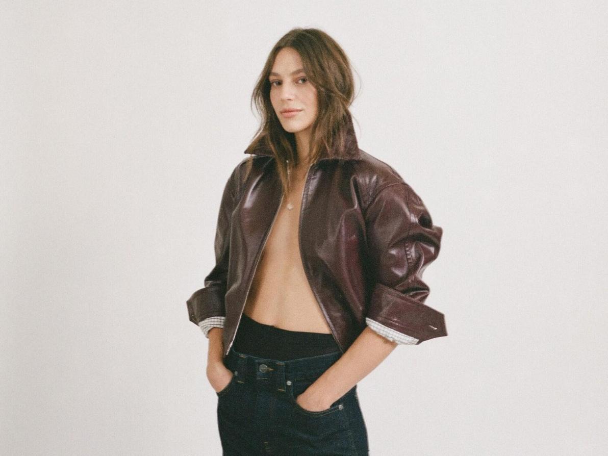 "הדבר האחרון שאמא שלי אמרה לי הוא שמתסכל אותה שאני מתנהגת כדי לרצות אותם. עכשיו אני מקיימת את צוואתה". אליענה זקס לפקטורי 54 (צילום: דודי דיין) אליענה זקס בהפקת אופנה לפקטורי 54