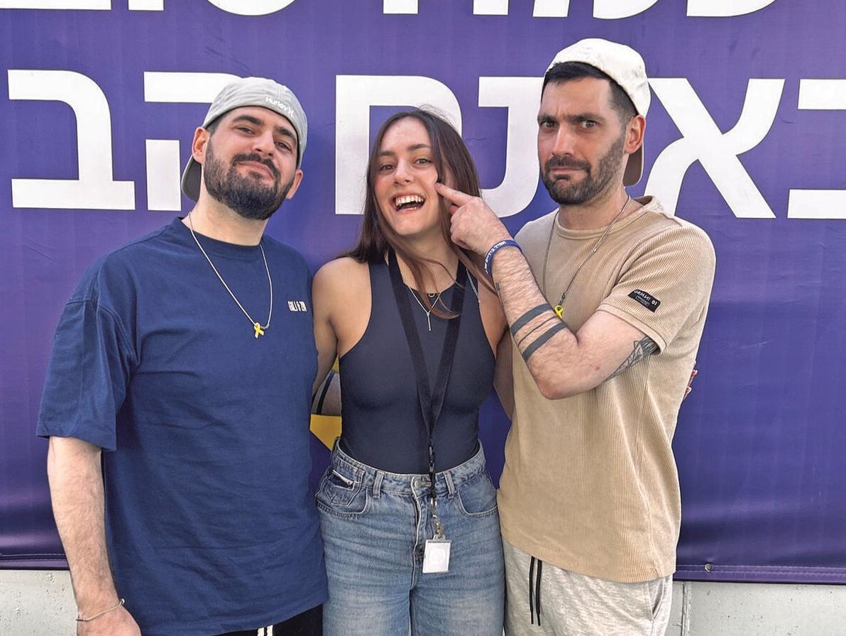 שוב ביחד. גיא מאייר והתאומים גלי וזיו (צילום: אלבום פרטי) שוב ביחד. גיא מאייר והתאומים גלי וזיו