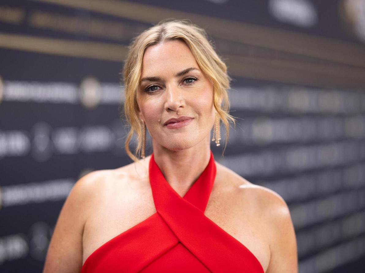 גם אם הסגנון האופנתי שלה נמנע מלקיחת סיכונים, לטוב ולרע, הוא ממצב אותה בליגה משל עצמה. קייט וינסלט (צילום: Andreas Rentz/Getty Images for ZFF) קייט וינסלט בפסטיבל הקולנוע בציריך, 2024