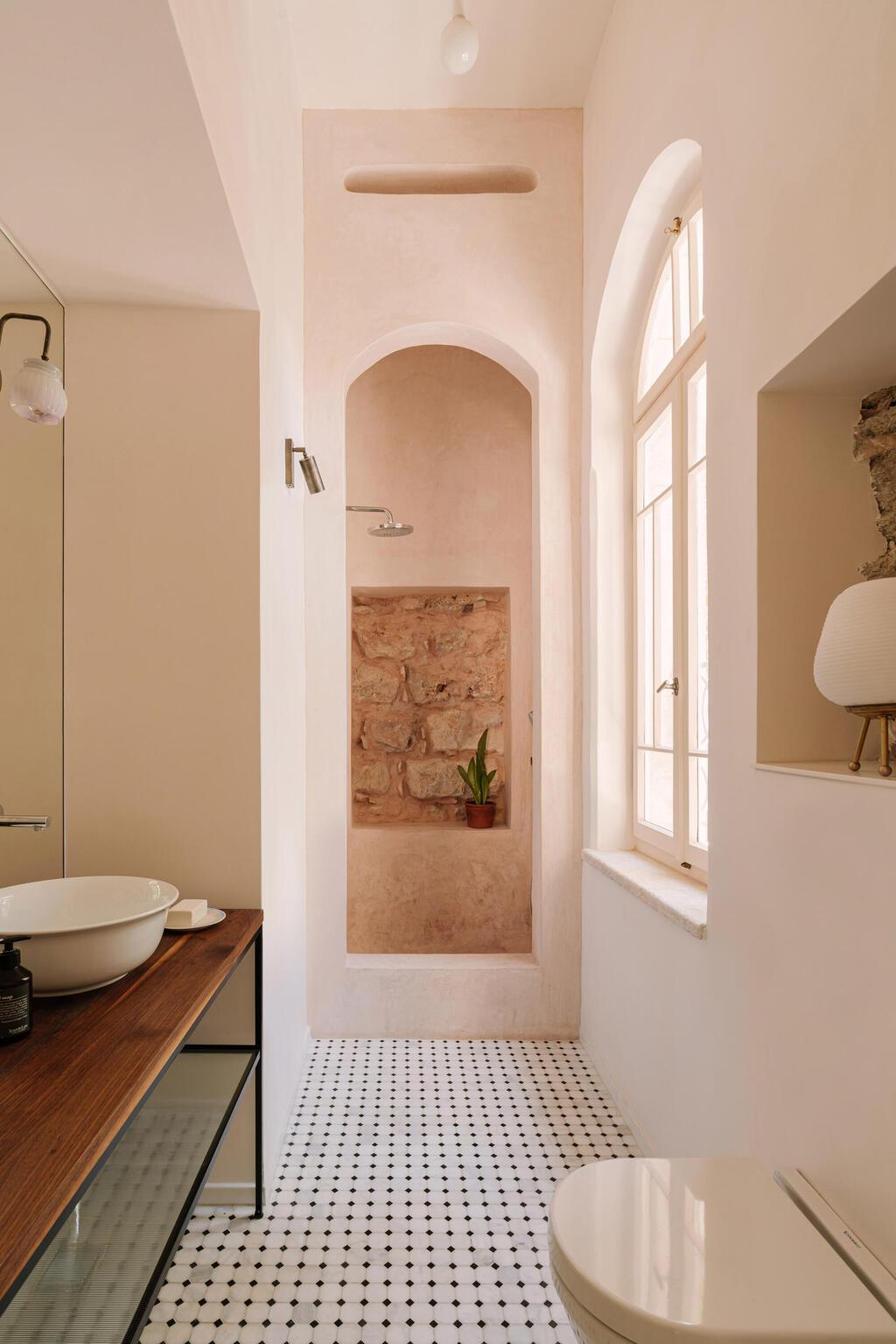 הדירה בבקעה, בתים מבפנים ירושלים, ד"ר יעל כדורי