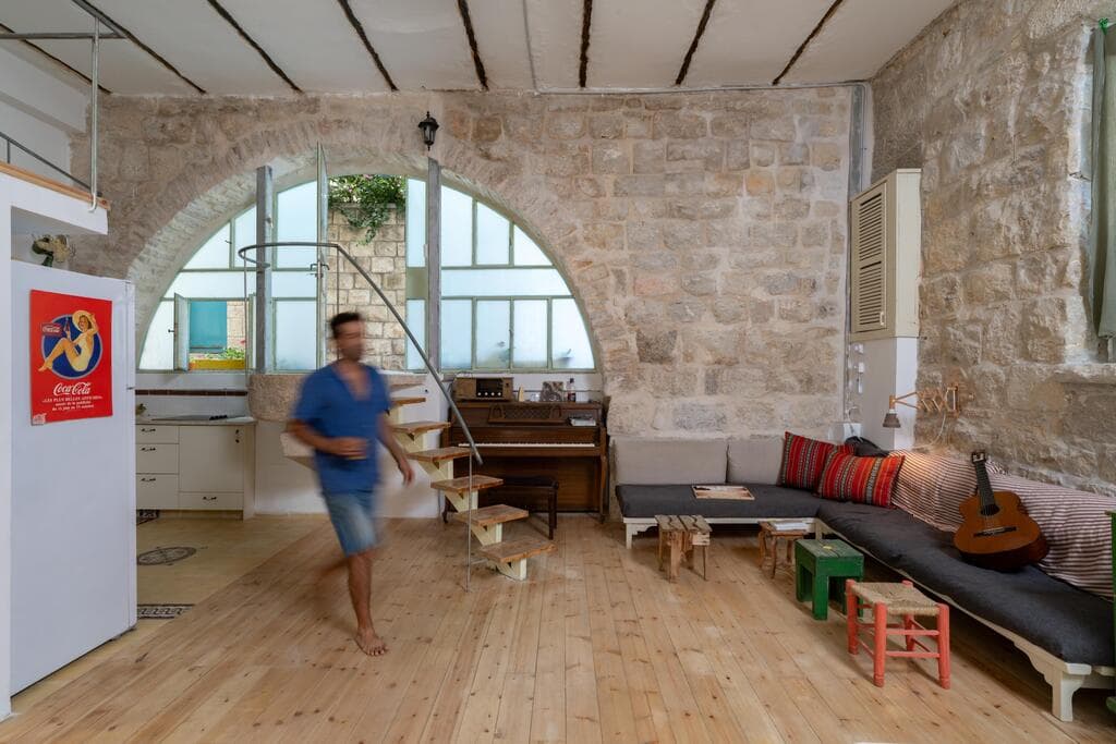 טחנת הקמח בעין כרם, עמרי יהושפט, בתים מבפנים ירושלים