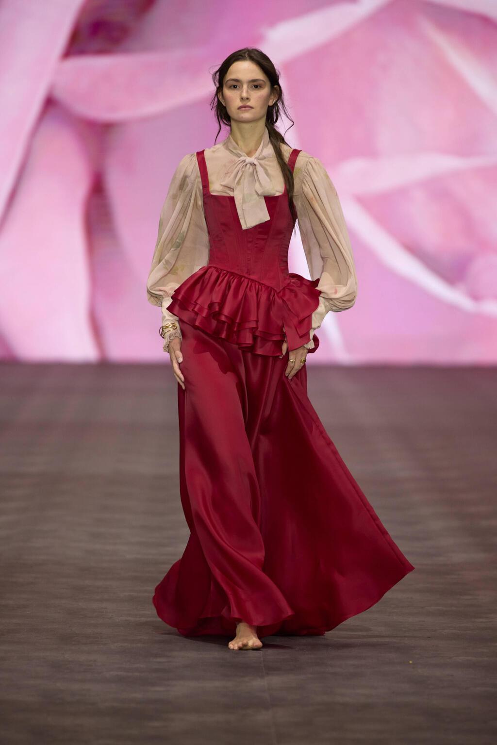 התצוגה של ROZ (צילום: אור גפן) התצוגה של ROZ בשבוע האופנה תל אביב, 2025