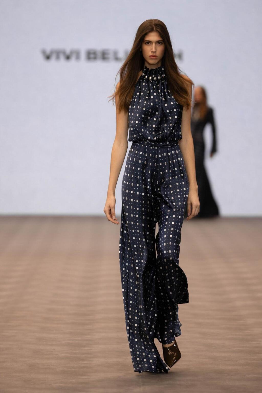 התצוגה של ויוי בלאיש (צילום: עומרי רוזנגרט) התצוגה של ויוי בלאיש בשבוע האופנה תל אביב, 2025