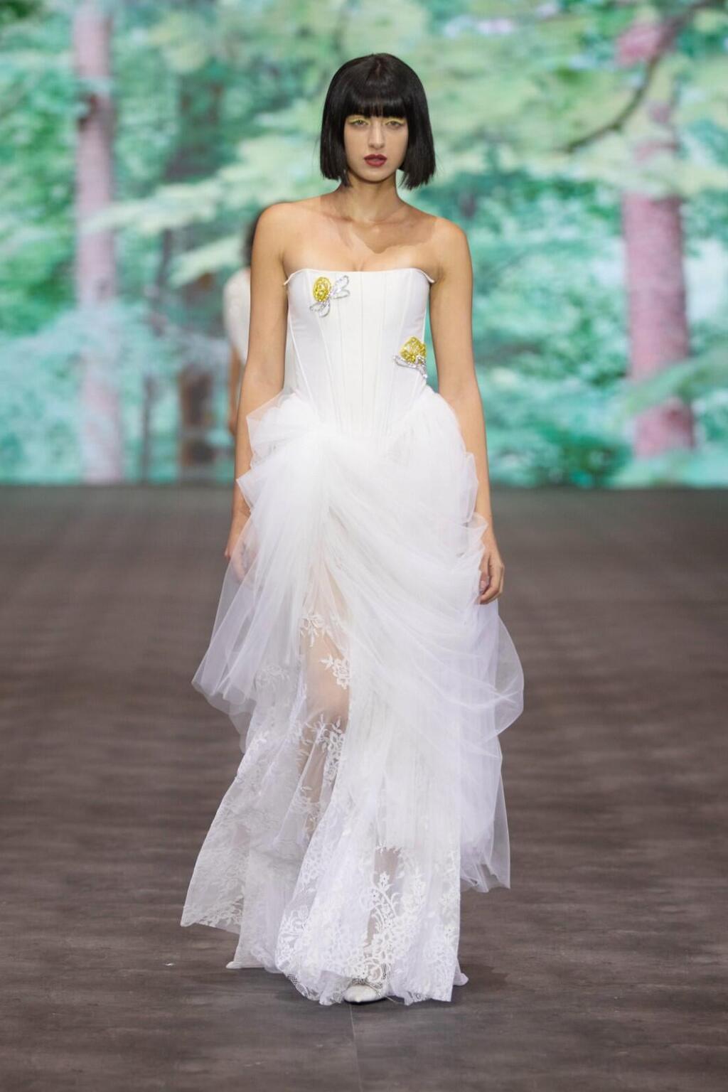 התצוגה של שחר אבנט (צילום: עומרי רוזנגרט) התצוגה של שחר אבנט בשבוע האופנה תל אביב, 2025