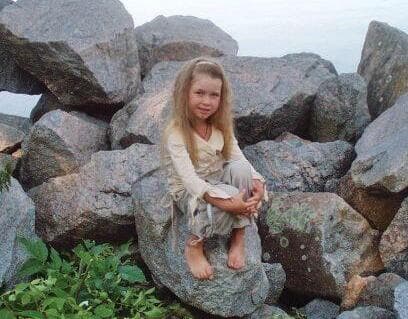 סופיה בוחרצבה בילדותה באוקראינה. "ענדתי שרשרת מגן דוד ולא הרגשתי אנטישמיות" (צילום: אלבום פרטי) סופיה בוחרצבה בילדותה באוקראינה. "ענדתי שרשרת מגן דוד ולא הרגשתי אנטישמיות"