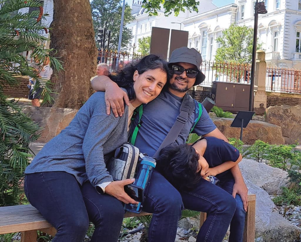 עם בעלה, ד"ר קרטיק אינבסקר (צילום: אלבום פרטי) עם בעלה, ד"ר קרטיק אינבסקר