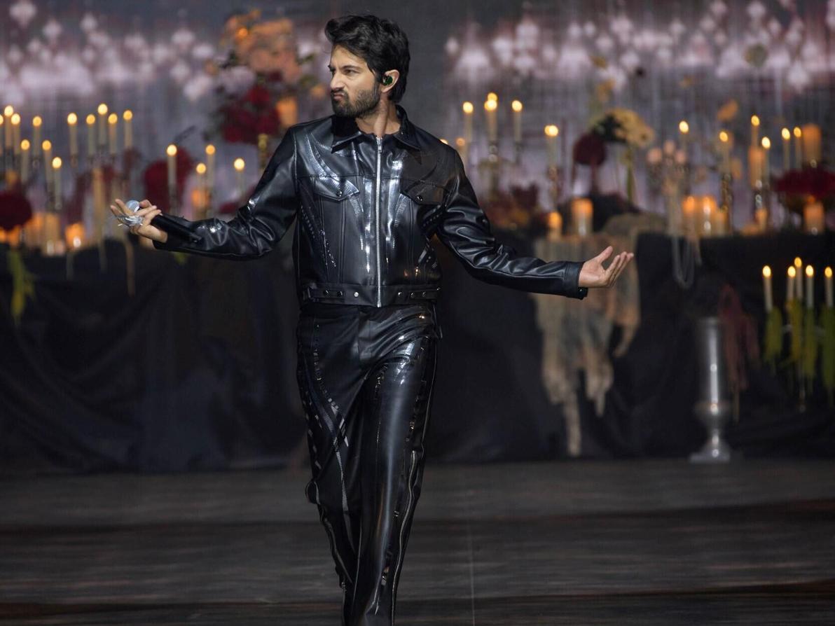 רן דנקר בתצוגה של ינקי ונטף בשבוע האופנה (צילום: עומרי רוזנגרט) רן דנקר בתצוגה של ינקי ונטף בשבוע האופנה תל אביב, 2025