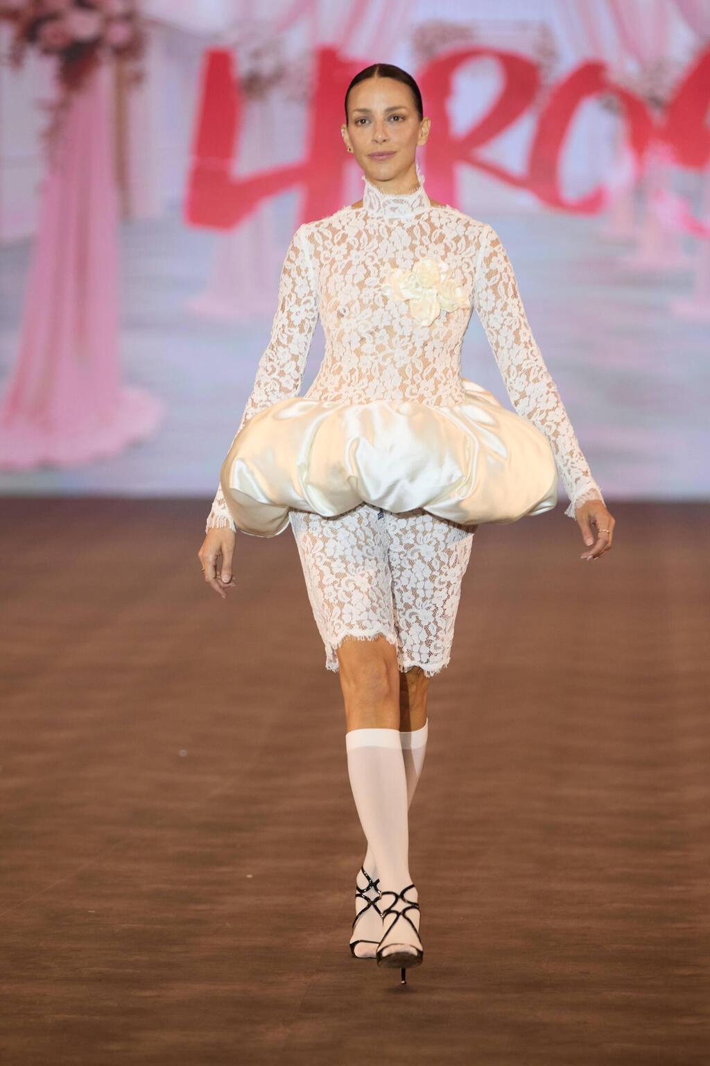 מיטל וינברג בתצוגה של עידן לרוס (צילום: עומרי רוזנגרט) התצוגה של עידן לרוס בשבוע האופנה תל אביב, 2025