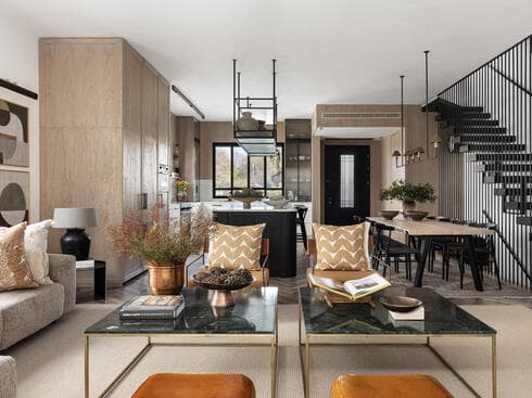 בית לשלושה על פני 220 מ"ר במגרש של 240 מ"ר בית לשלושה על פני 220 מ"ר במגרש של 240 מ"ר