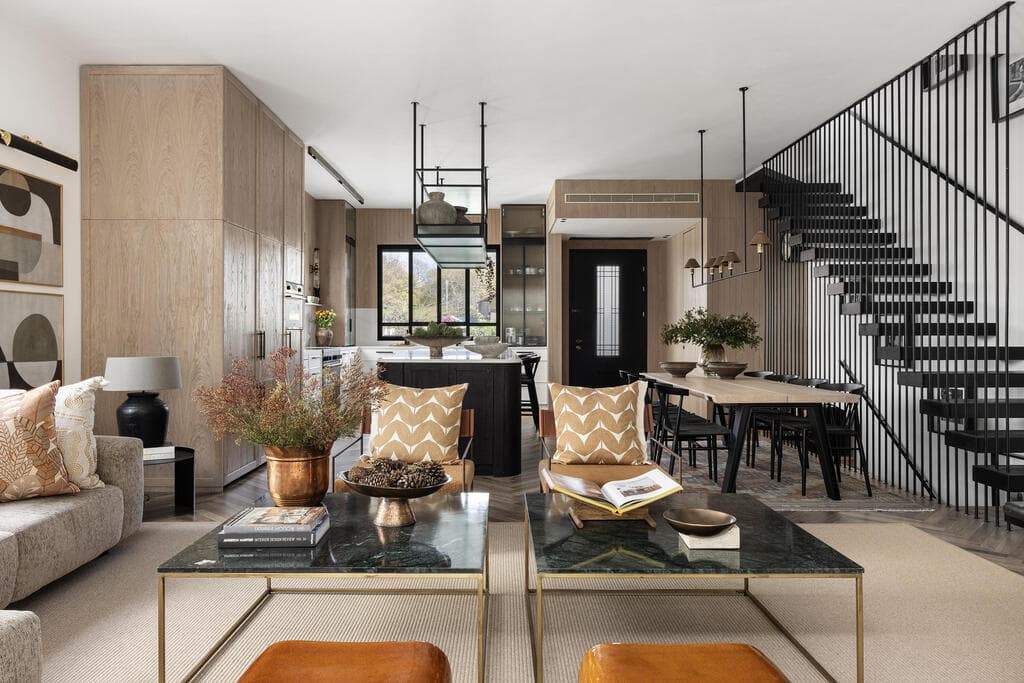 הסגנון שנבחר הוא בוהו שיק נקי עם חומרים טבעיים (צילום: איתי בנית) בית בשרון בתכנון עיצוב נירית פרנקל וקרן ניב טולדנו