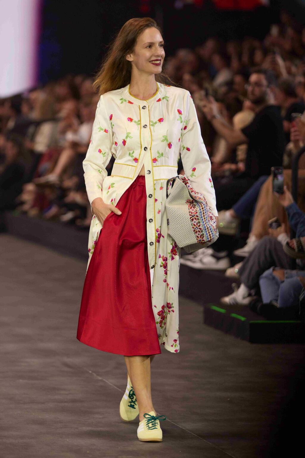 נינוחות ישראלית במיטבה. טובה'לה+ (צילום: עומרי רוזנגרט) התצוגה של טובה'לה+ בשבוע האופנה תל אביב, 2025