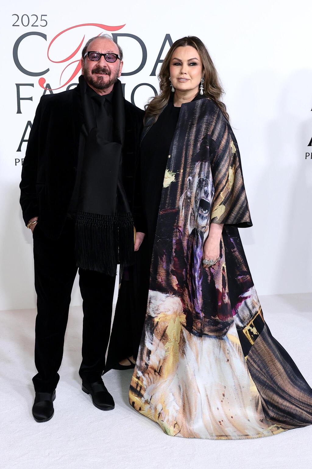 טטיאנה סורוקו וראלף רוצ'י, הזוכה בפרס מפעל חיים (צילום: Dimitrios Kambouris/Getty Images) טטיאנה סורוקו וראלף רוצ'י בטקס פרסי האופנה של ה-CFDA ל-2025