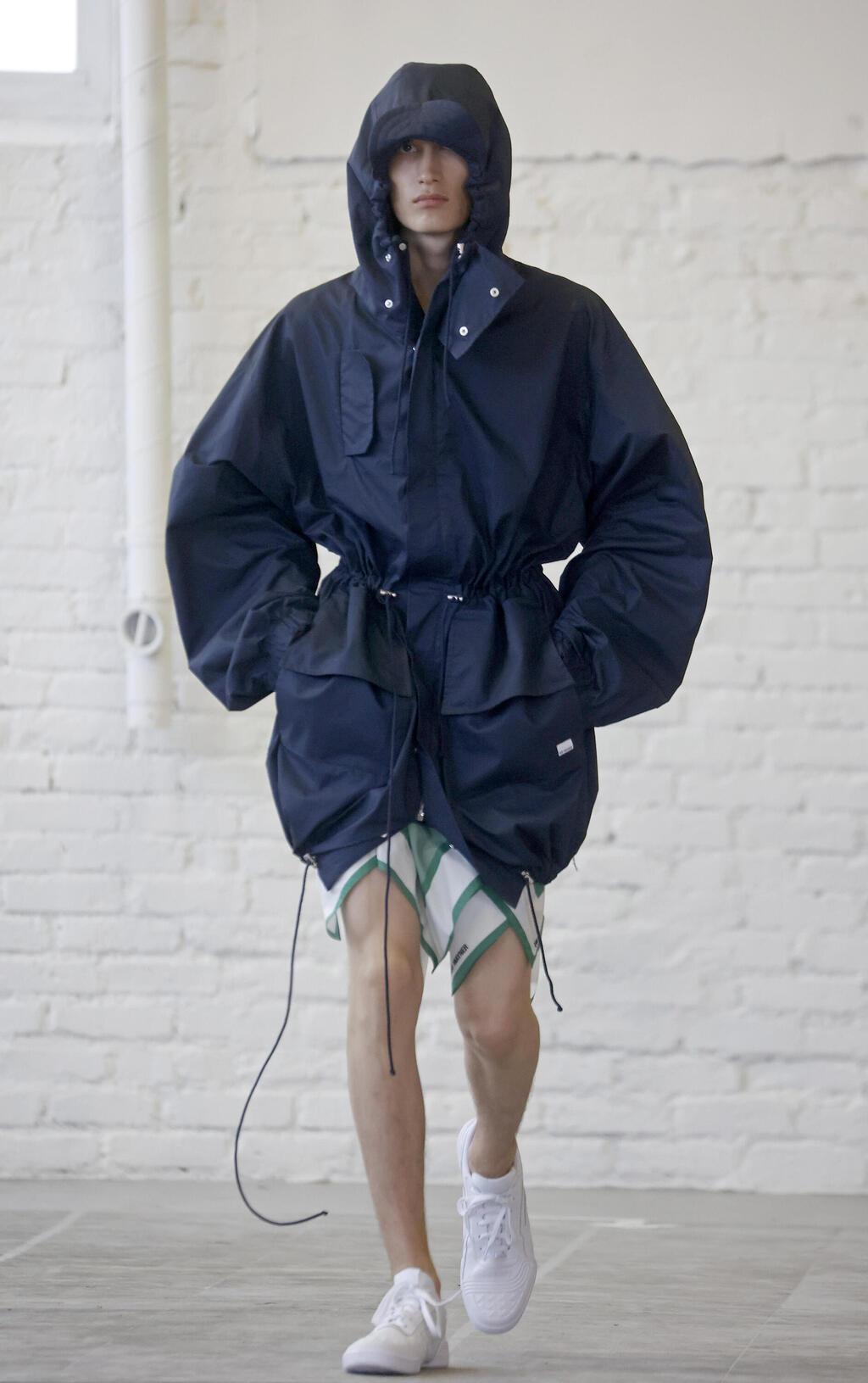 תצוגת אביב-קיץ 2026 לגברים של הד מיינר