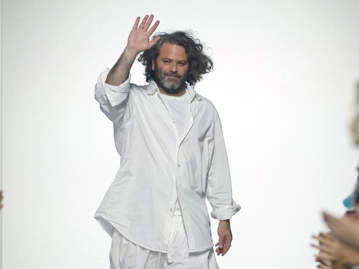 הד מיינר בסיום תצוגת אביב-קיץ 2025 לגברים בעיצובו