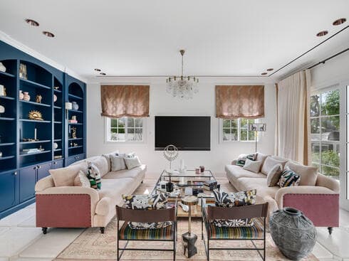  270 מ"ר וניצב על מגרש ששטחו 470 מ"ר. כל המפתחים של חברת מרווין