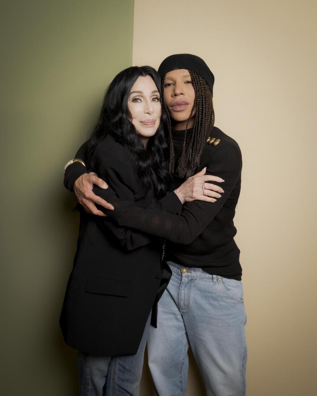 שר ואוליבייה רוסטאן בתצוגת סתיו-חורף 2024-25 של בלמן