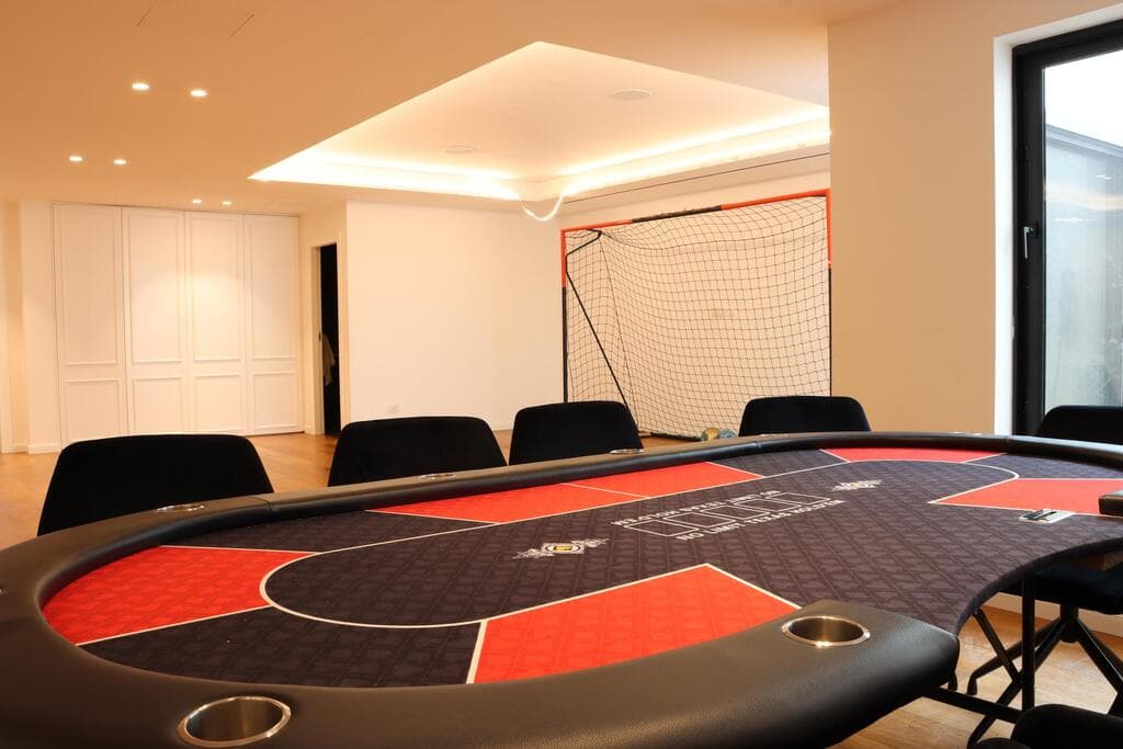 בית בקיסריה שעומד למכירה, Davidson Real Estate