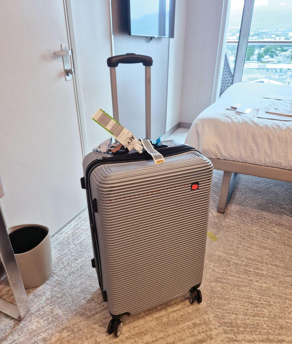 היה מלחיץ. המזוודה שהגיעה ברגע האחרון (צילום: רוני רבינוביץ) היה מלחיץ. המזוודה שהגיעה ברגע האחרון