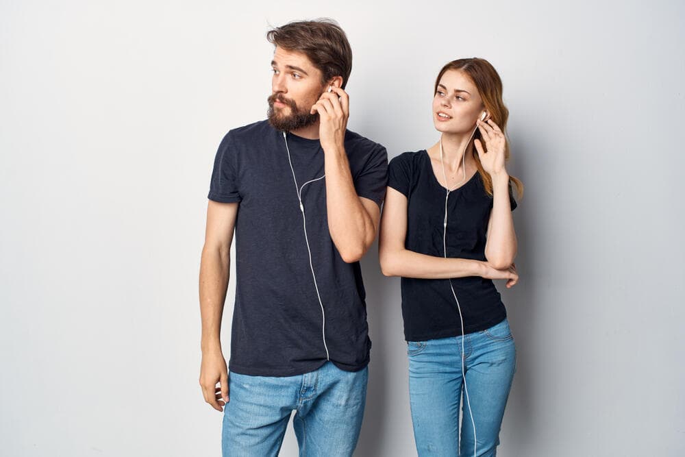 אוזניות חוט