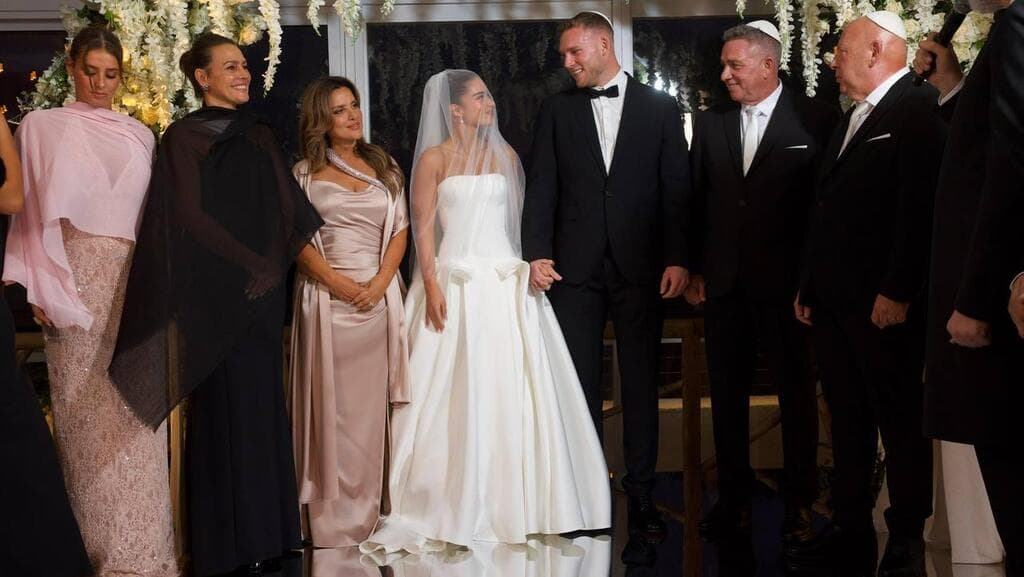 נועה קירל דניאל פרץ