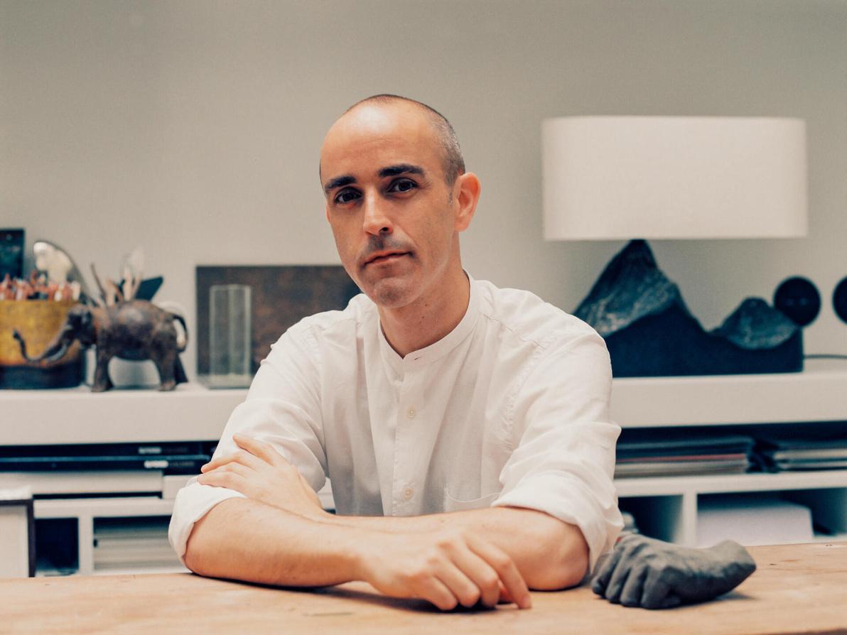 המעצב רפאל נבות