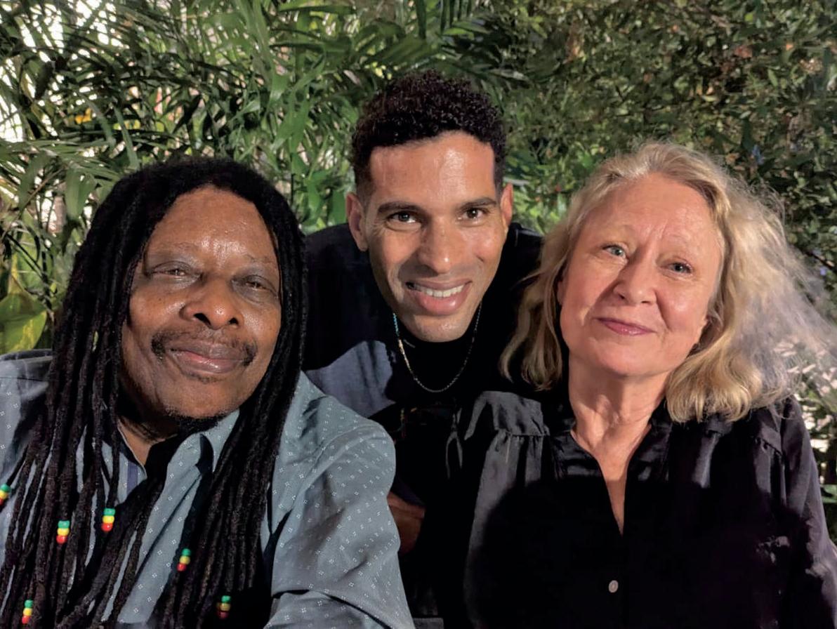 זאבי פרלמוטר, הבן, עם אנג'י וטוני