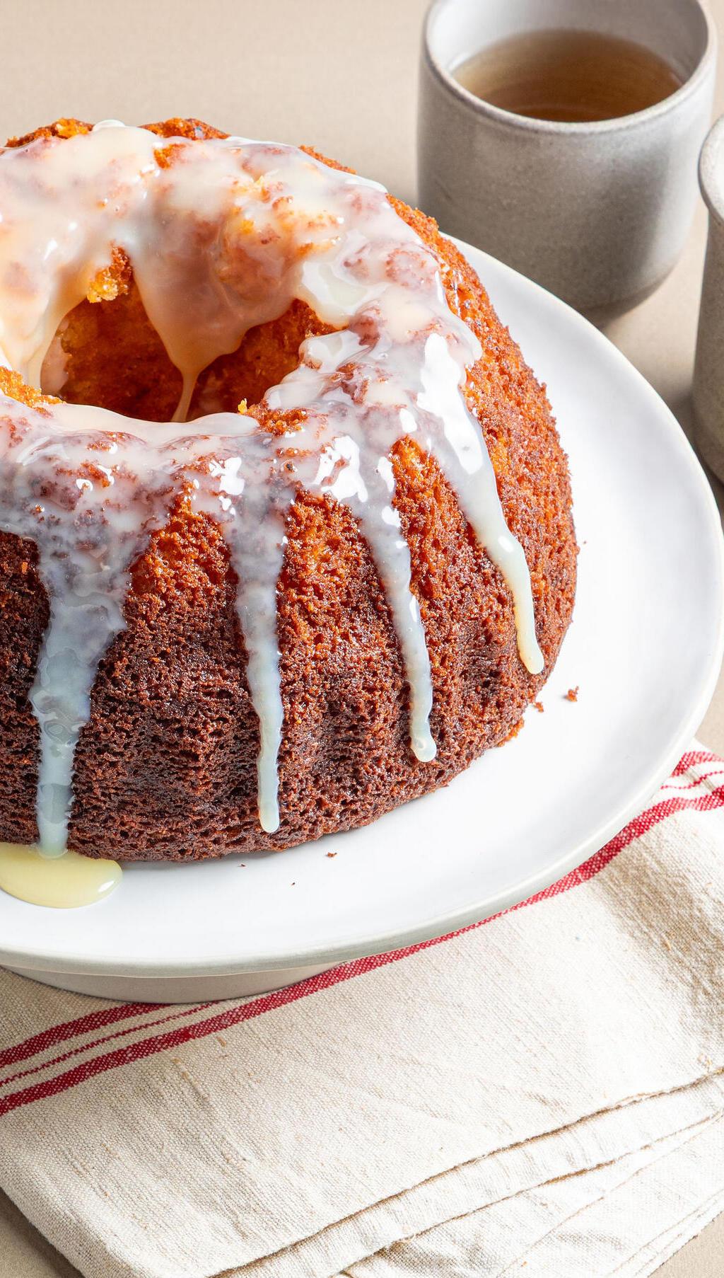 בלי מיקסר: עוגת קוקוס ומיץ תפוחים