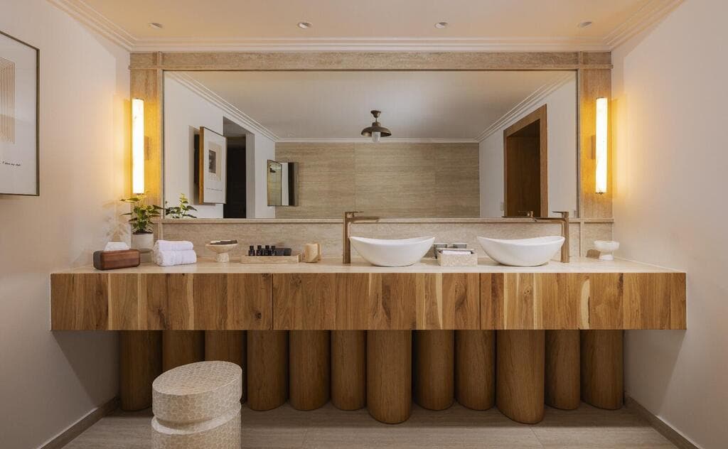 חדר רחצה כמו בריזורטים יוקרתיים (צילום: מקס קובלסקי) סוויטת וילה פולה במלון גלי כנרת, טבריה