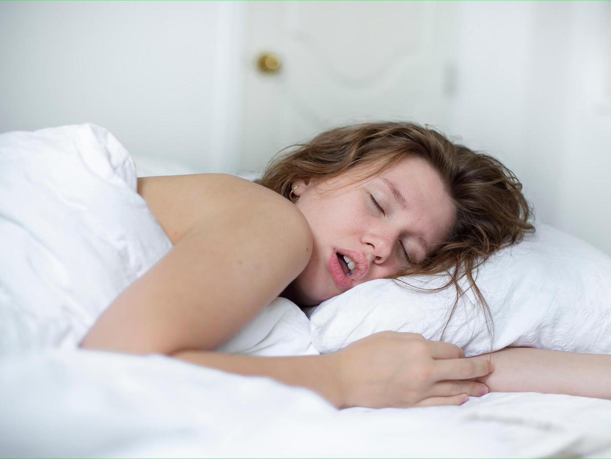 נשימה מהפה במהלך השינה