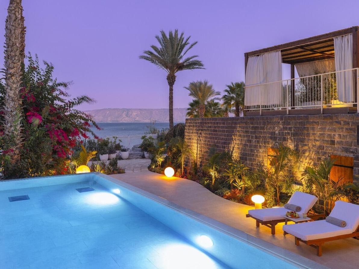 סוויטת וילה פולה במלון גלי כנרת, טבריה (צילום: מקס קובלסקי) סוויטת וילה פולה במלון גלי כנרת, טבריה