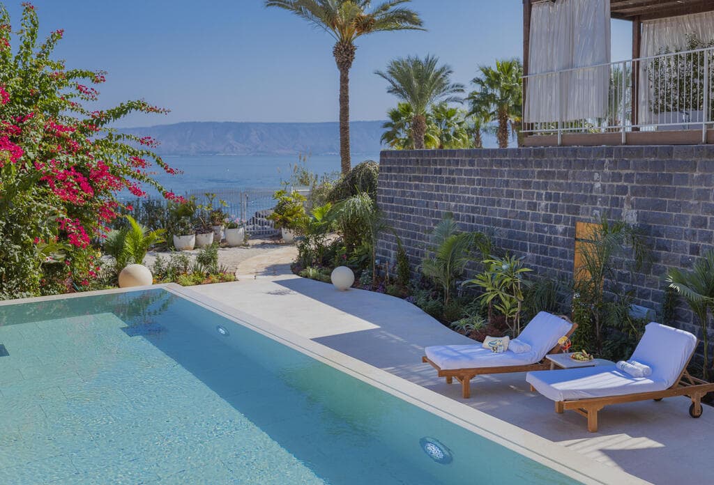 פרטיות וניתוק (צילום: מקס קובלסקי) סוויטת וילה פולה במלון גלי כנרת, טבריה