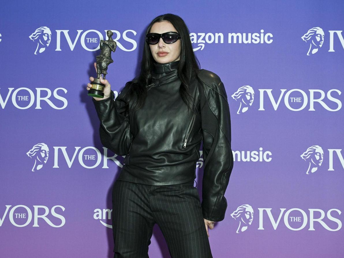 צ'ארלי XCX בטקס פרסי מוזיקה בלונדון, 2025