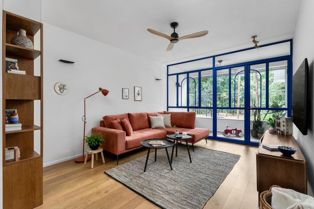 השכונה מנוהלת בידי אגודה שיתופית שחברות בה 500 משפחות (צילום: שירן כרמל) דירת הקשתות, מעוז אביב, עיצוב: מיה חכמו גולדברג ורונית חלג