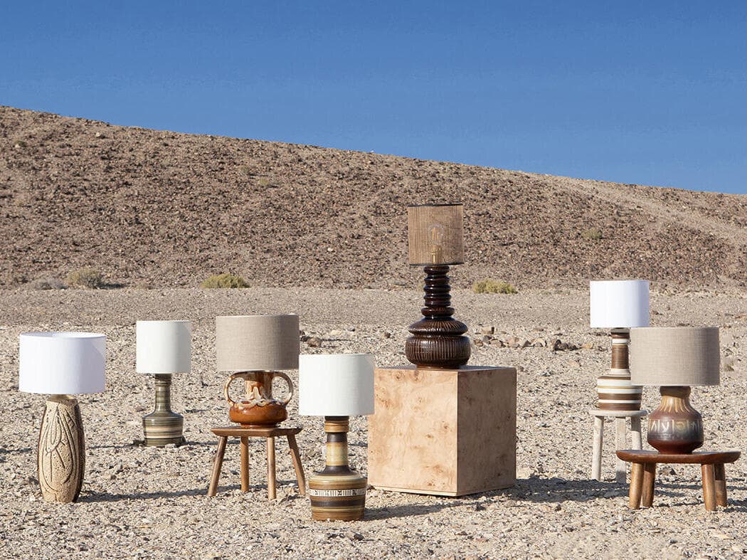 גופי תאורה מכדים ישנים, טלי צלניק, PIECE OF MINE (צילום: רוני כנעני) גופי תאורה מכדים ישנים, טלי צלניק, PIECE OF MINE