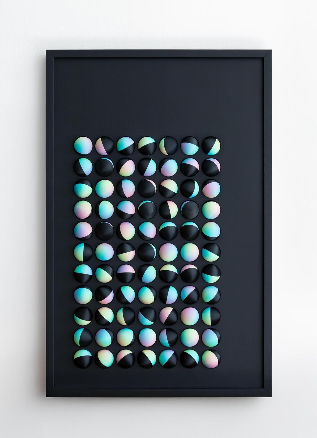 גרסת XL של REVORB, יצירת אמנות קינטית המורכבת מ-77 כדורים בהדפסת תלת ממד (צילום: מיכל בר-נס) קישוטי קיר ועיצובים של מיכל בר-נס, סטודיו OME