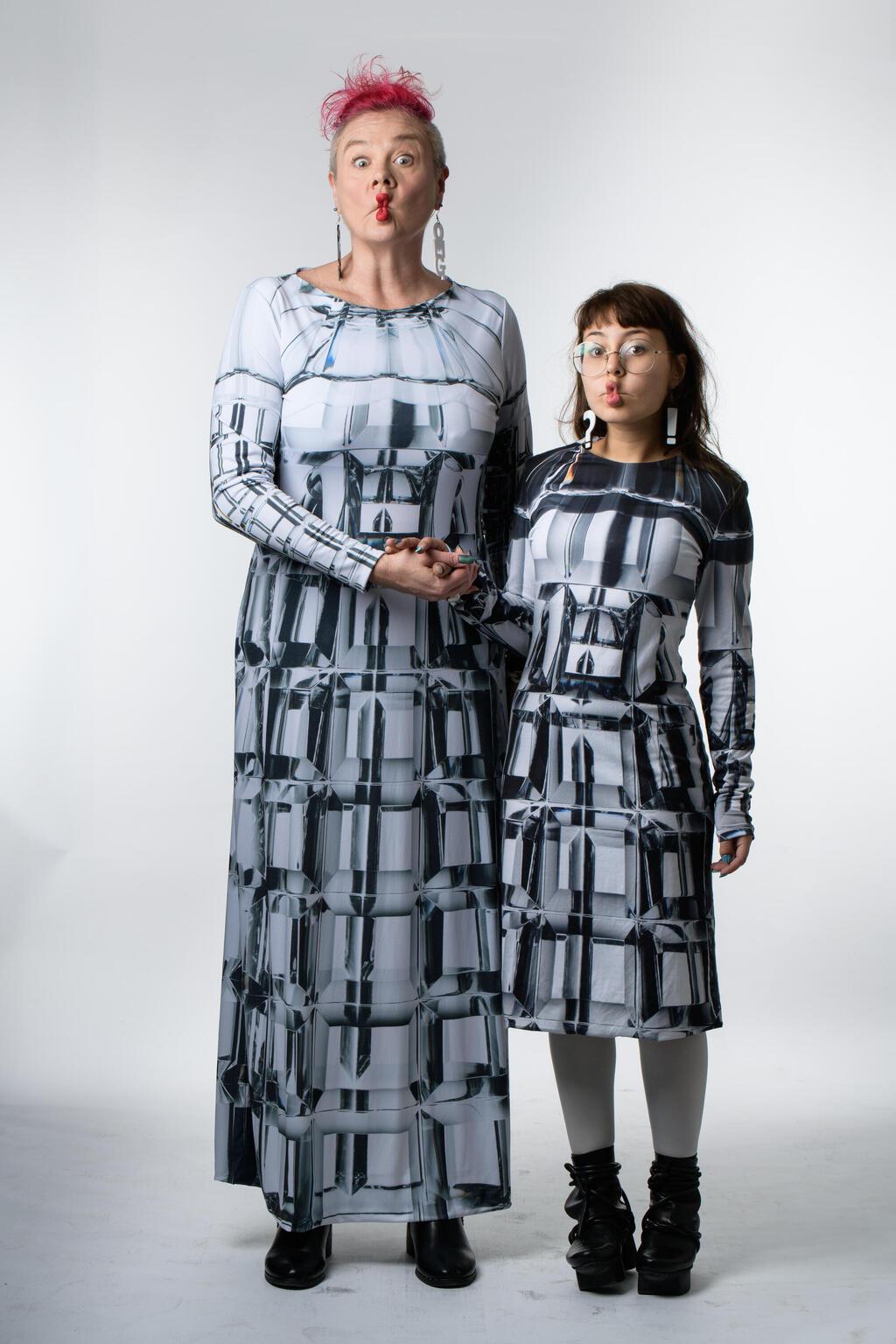 לונה בלאו ואלונה פבליצ'ב (בלאו)