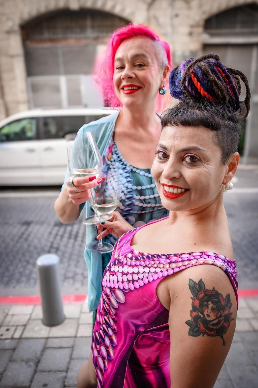 לני בלאו ואלונה פבליצ'ב (בלאו)