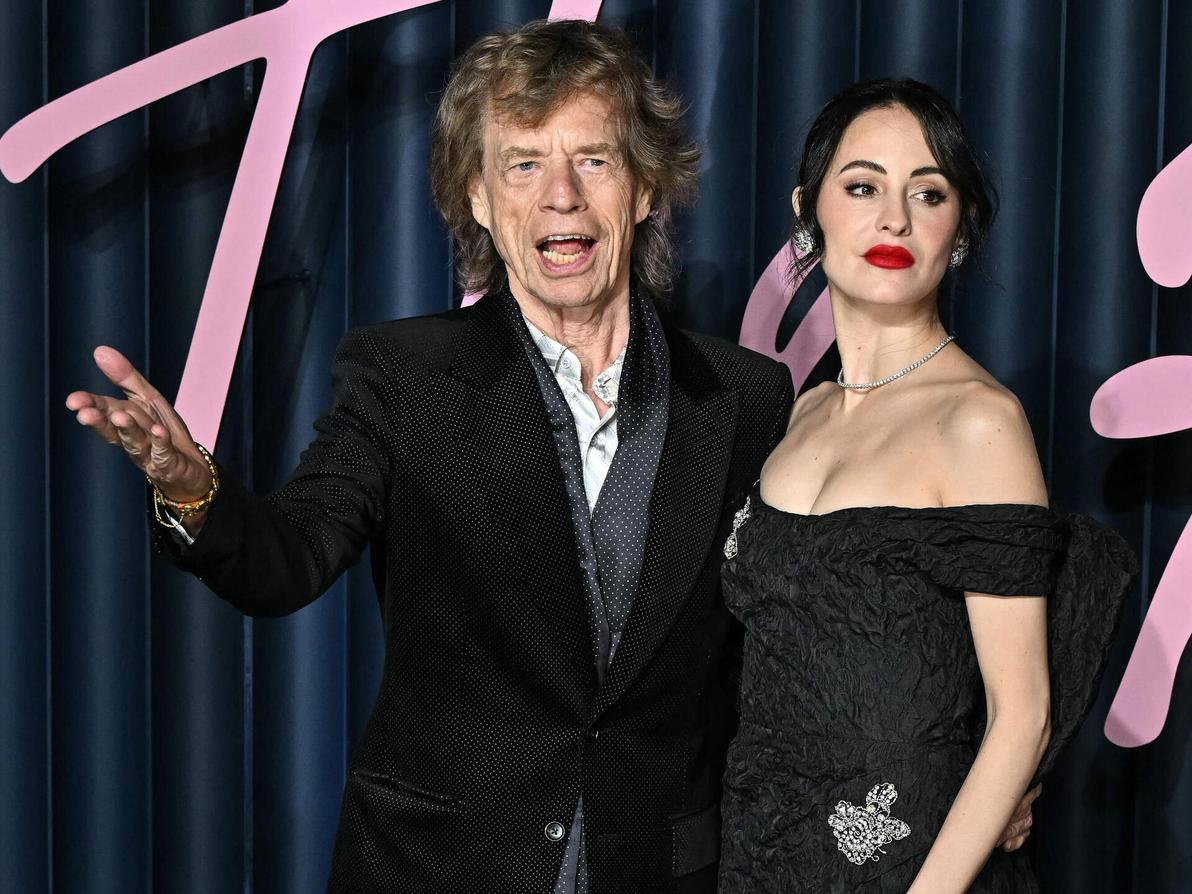 מיק ג'אגר ומלאני המריק בטקס פרסי האופנה הבריטיים, 2025