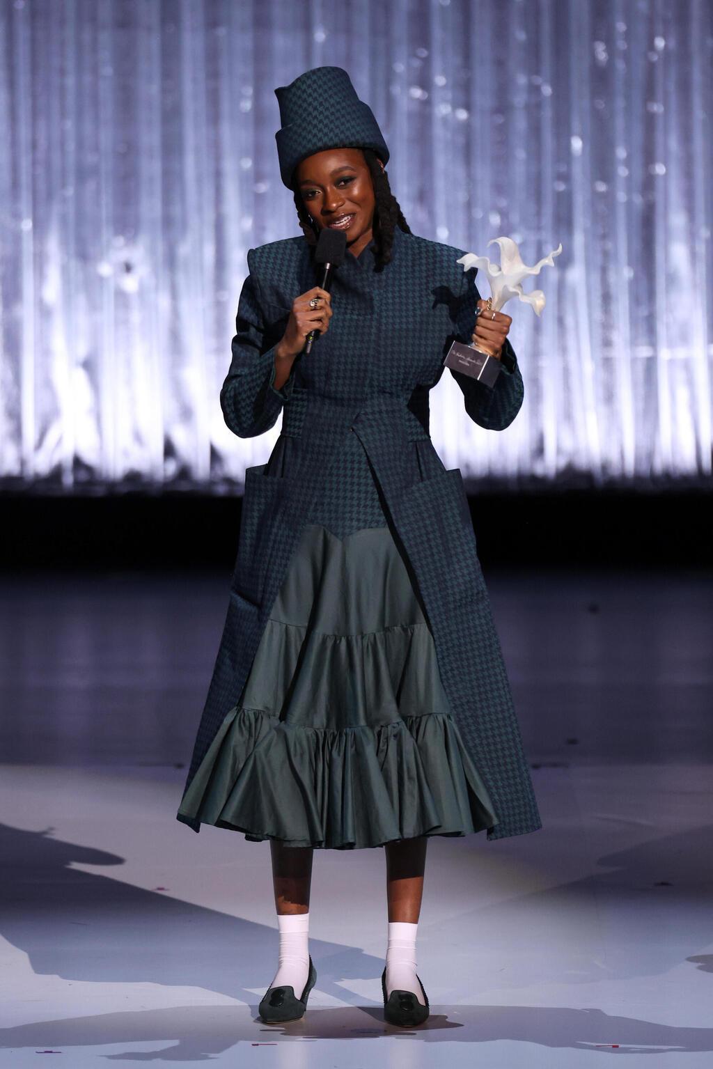 ליטל סמיז זוכה בפרס בטקס פרסי האופנה הבריטיים, 2025