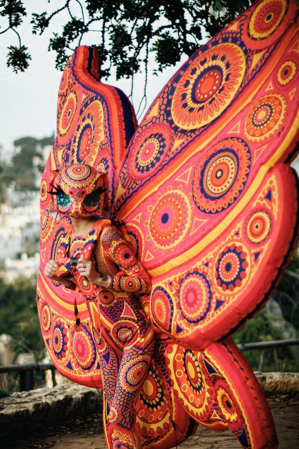 תלבושות שיצרה לני בלאו לפסטיבל מידברן