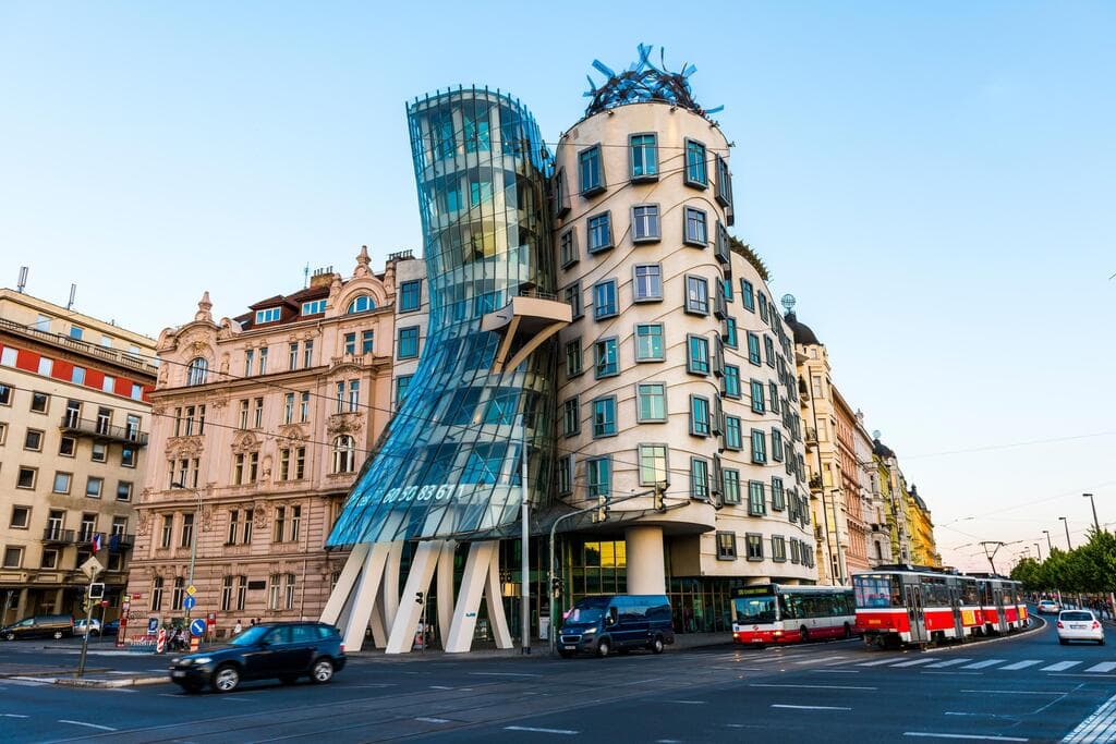 הבניין הרוקד הפראג, בתכנונו של גרי