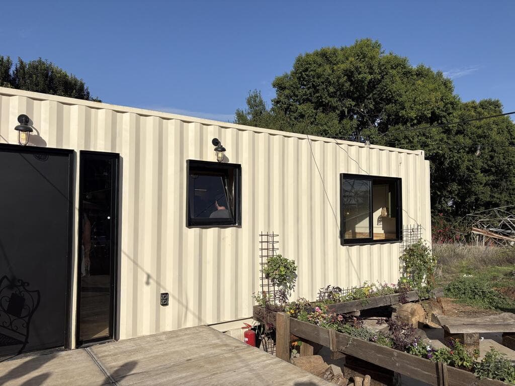 בית המכולה minima