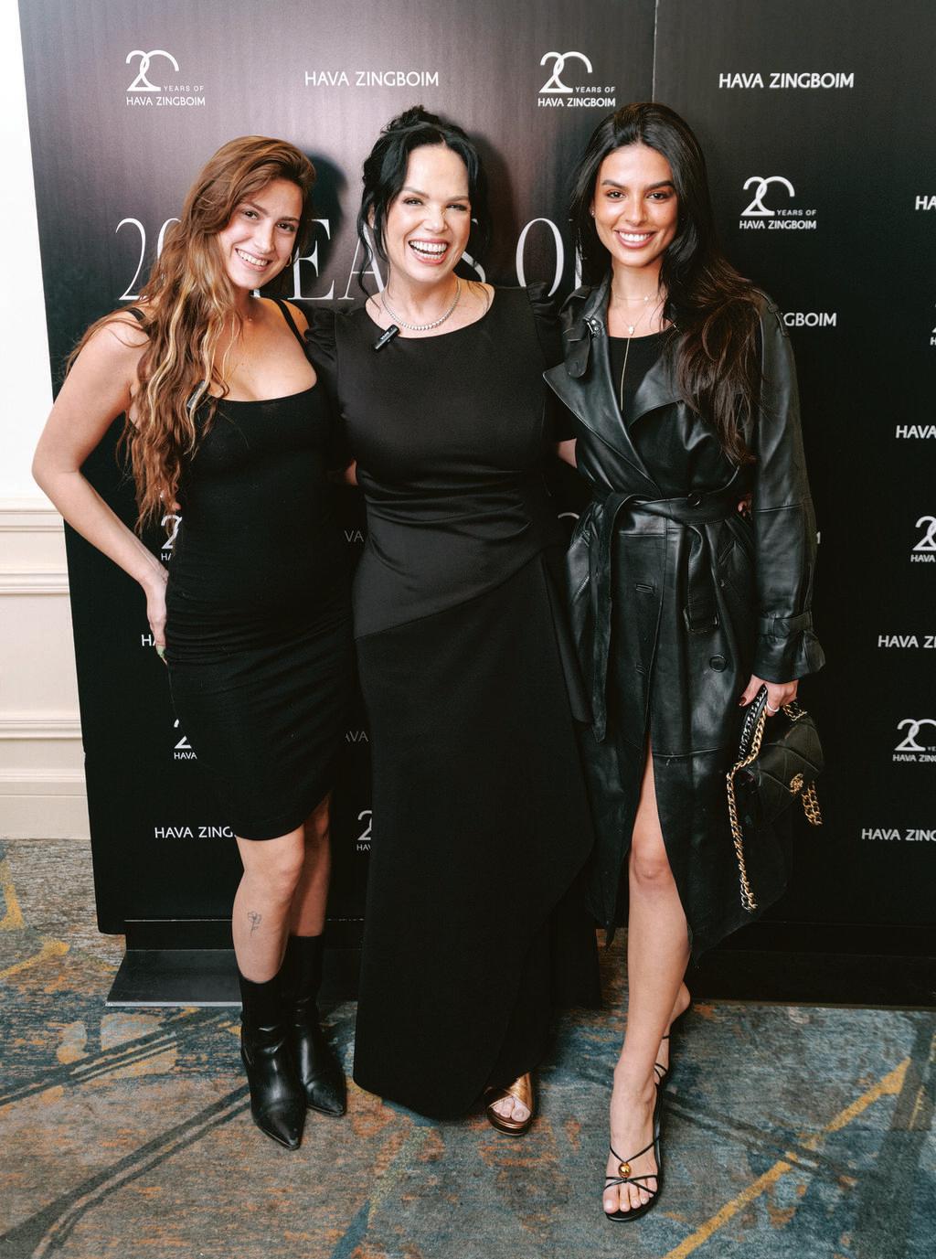 מפרגנות: קארין עליה (מימין) וגל גברעם