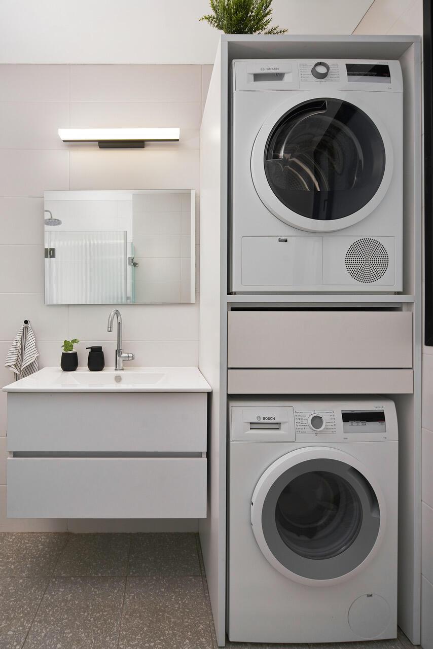 דירת גן לרווק בתל אביב, תוך מחקר על תוכנית גדס. עיצוב: מיכל אבימור