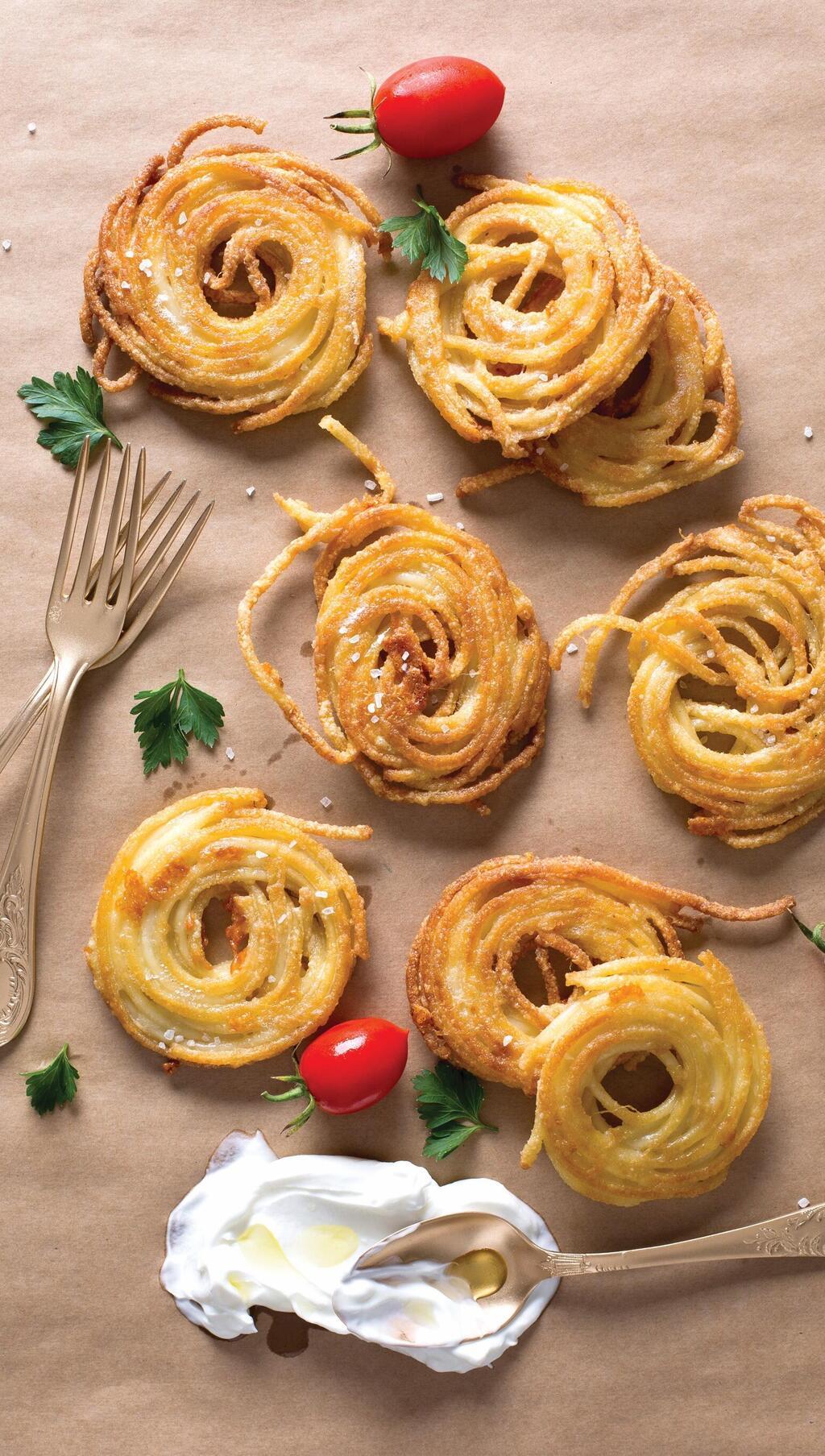 אפויות או מטוגנות: לביבות ספגטי (צילום: בועז לביא, סגנון: עמית דונסקוי) אפויות או מטוגנות: לביבות ספגטי