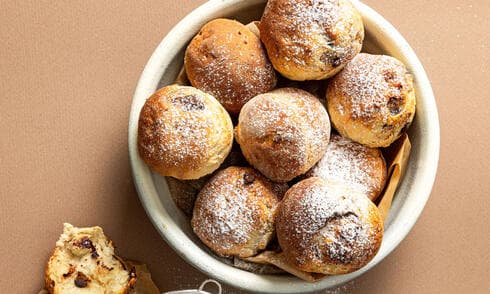 לחמניות כדוריות עם בננות ושוקולד