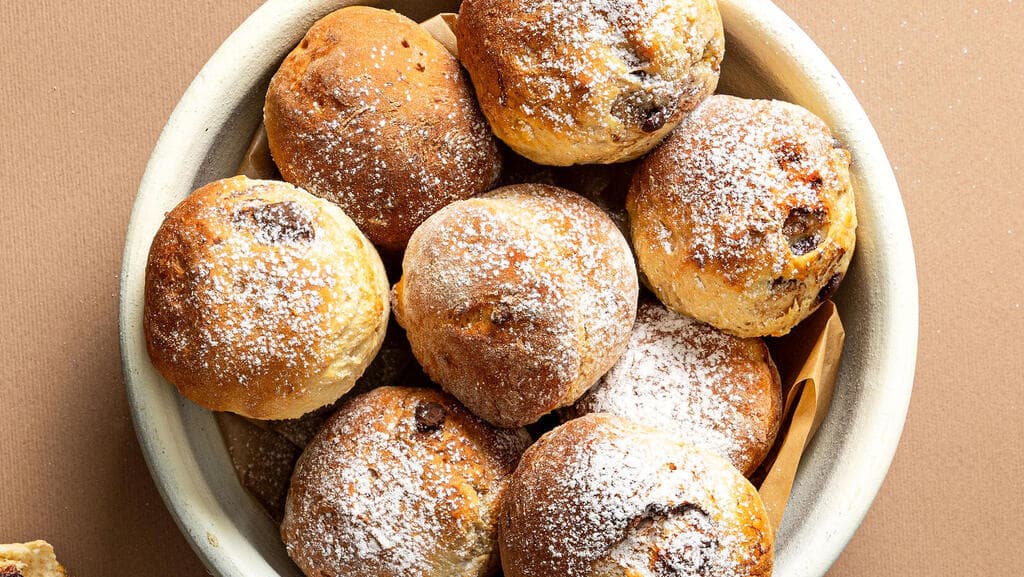 לחמניות כדוריות עם בננות ושוקולד