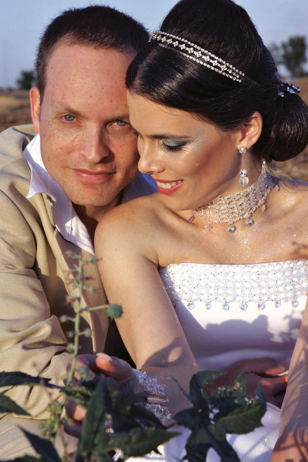 בני הזוג בחתונתם (צילום: תפוז צילום) ברי ונרדית מורוז